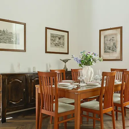 Authentic Old Heritage, 2br, Grand Ceilings Διαμέρισμα