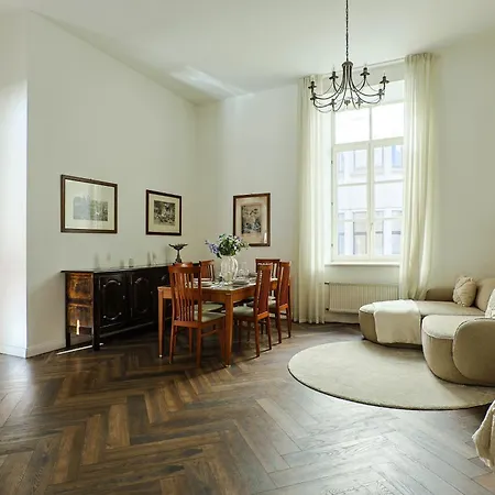 Διαμέρισμα Authentic Old Heritage, 2br, Grand Ceilings *