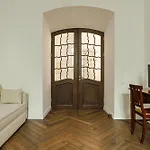 Lägenhet Authentic Old Heritage, 2br, Grand Ceilings *