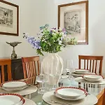 Lägenhet Authentic Old Heritage, 2br, Grand Ceilings Riga