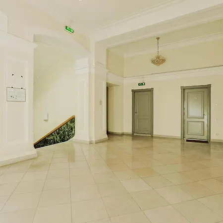 Apartmán Authentic Old Heritage, 2br, Grand Ceilings