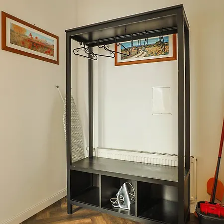 Apartmán Authentic Old Heritage, 2br, Grand Ceilings