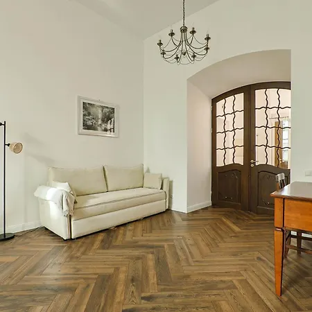 Authentic Old Heritage, 2br, Grand Ceilings Apartmán Riga