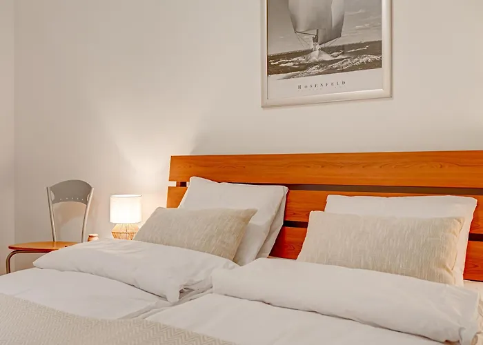 Authentic Old Heritage, 2br, Grand Ceilings