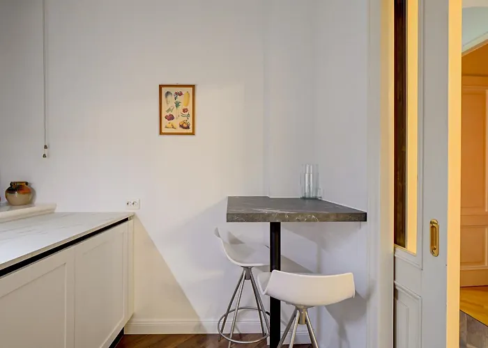 아파트 Authentic Old Heritage, 2br, Grand Ceilings *