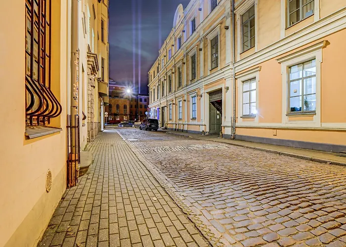 Authentic Old Heritage, 2br, Grand Ceilings 리가