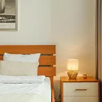 Authentic Old Heritage, 2br, Grand Ceilings Апартаменти Рига