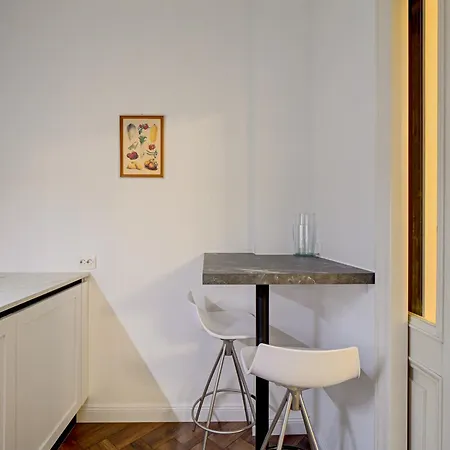 公寓 Authentic Old Heritage, 2br, Grand Ceilings *